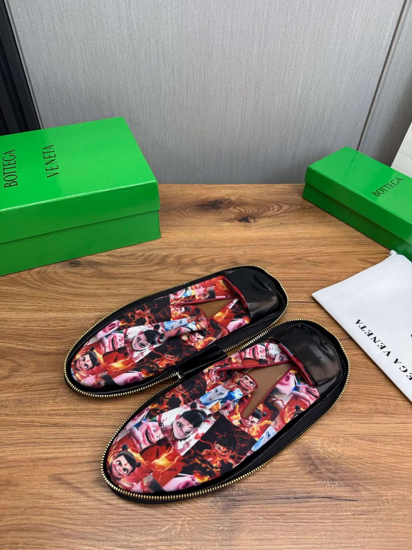 Men's shoes 💰460💰 BV - popular wallet shoes 👟 Casual, fashionable and comfortable 🔗 Good partner for travel ✅ Imported Nezha series printed fabric + imported cowhide. Original rubber outsole, available all year round 👏 Size: 38-45 (38.45 custom-made, non-refundable)